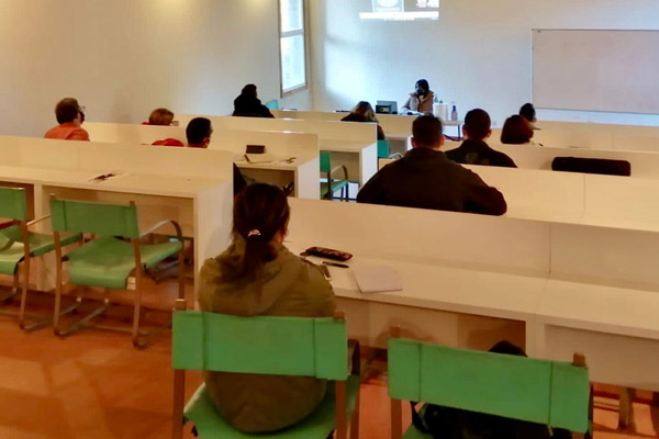 imagen de la conferencia impartida por Luis Caramés al alumnado del CPR Fundación BElarmino Fernández Iglesias